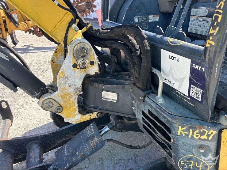 yanmar-vi035-6a-mini-excavator-image-15