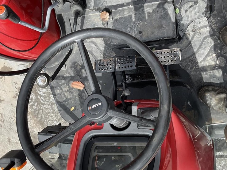 2011-case-ih-farmall-95-image-12