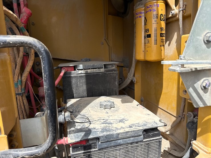2017-caterpillar-336fl-image-44