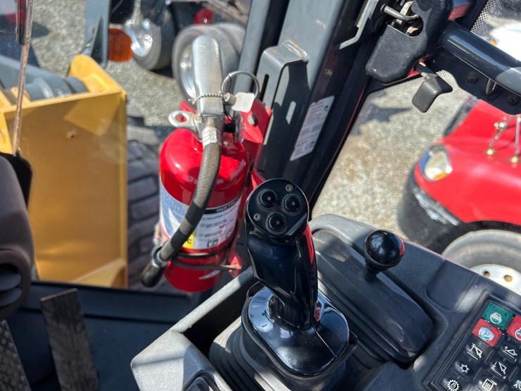 2012-deere-624k-image-74
