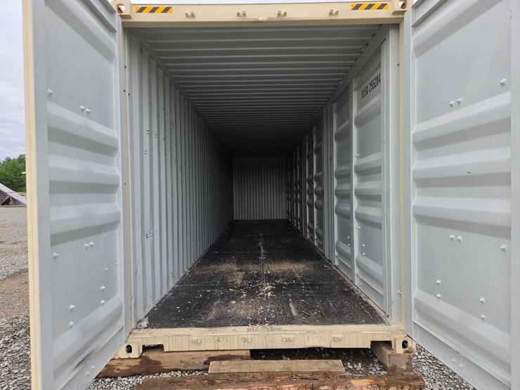 #5056-•-40'-(5)-door-shipping-container-image-13