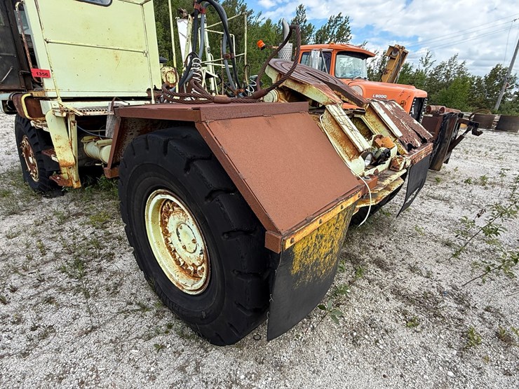 #1356-•-euclid-spotter-truck-image-22