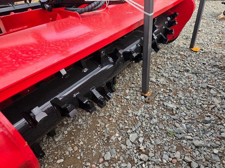 #6140-•-approx.-72"-unused-future-ft-72-skid-steer-mulcher-attachment-image-5