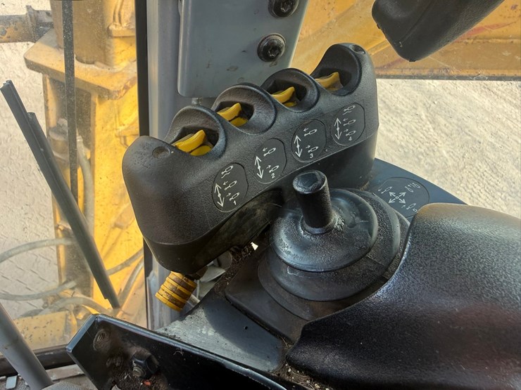 caterpillar-160m-image-107