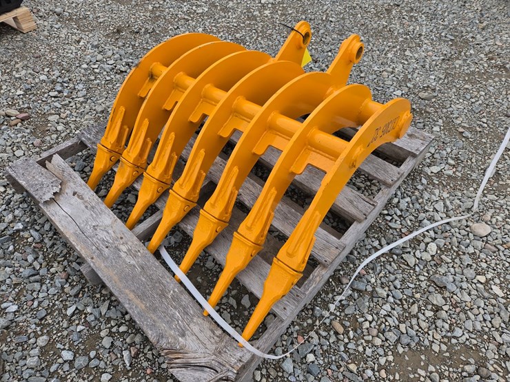 caterpillar-305-image-1