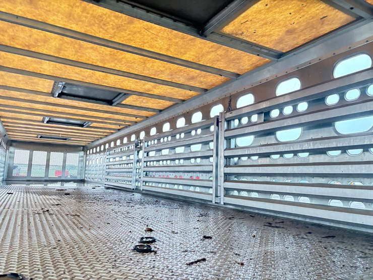 2017-eby-livestock-trailer-image-48