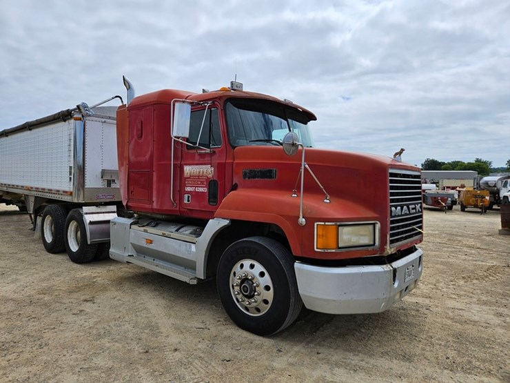 1993-mack-ch613-image-9