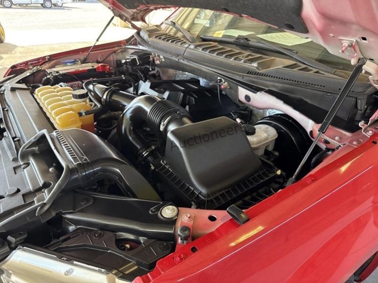 2016-ford-f150-image-12