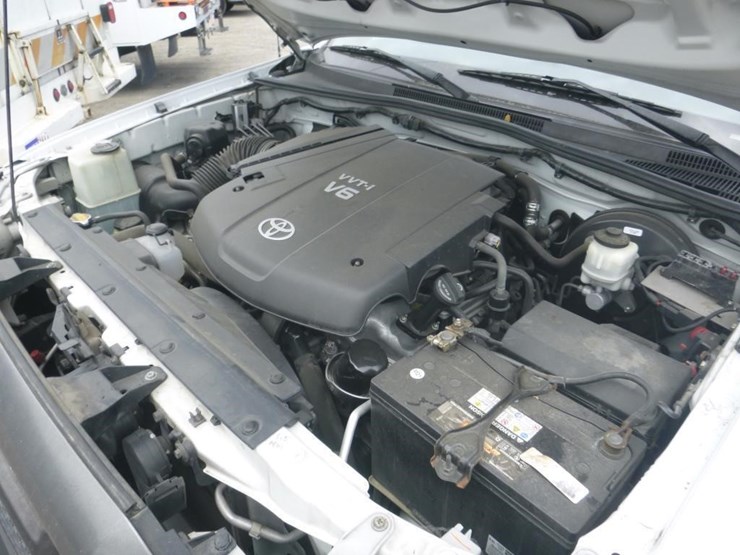 2014-toyota-tacoma-image-8