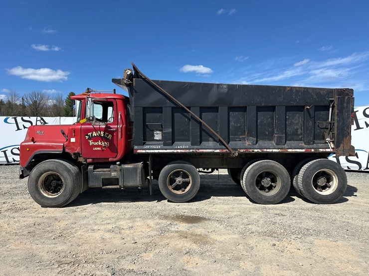 1981-mack-dm600-image-2