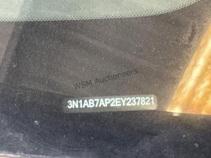 2014-nissan-sentra-sv-sdn-image-13