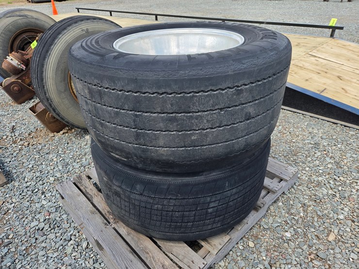 #6464-•-(2)-445/50r22.5-tires-w/-aluminum-rims-image-1