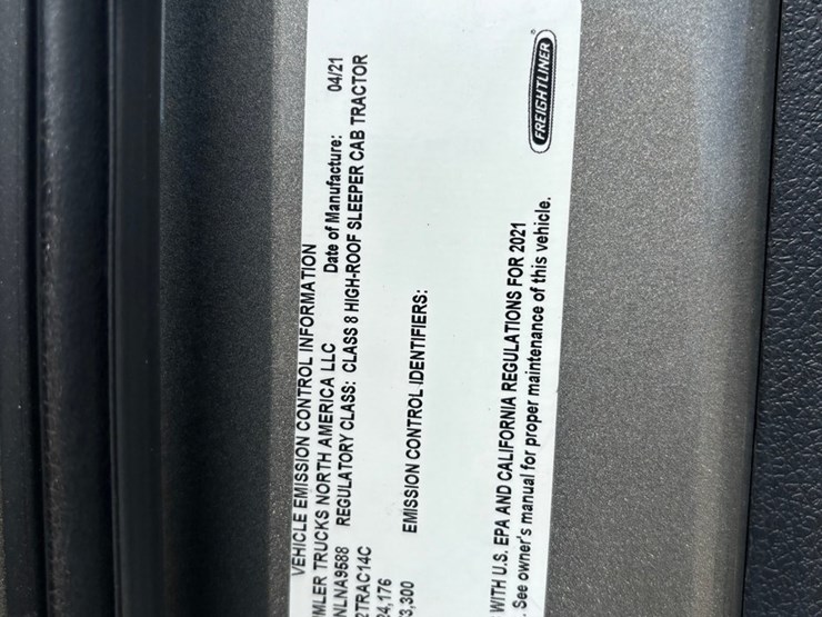 #2164-•-2022-freightliner-cascadia-pt126slp-sleeper-cab-truck-tractor-image-132