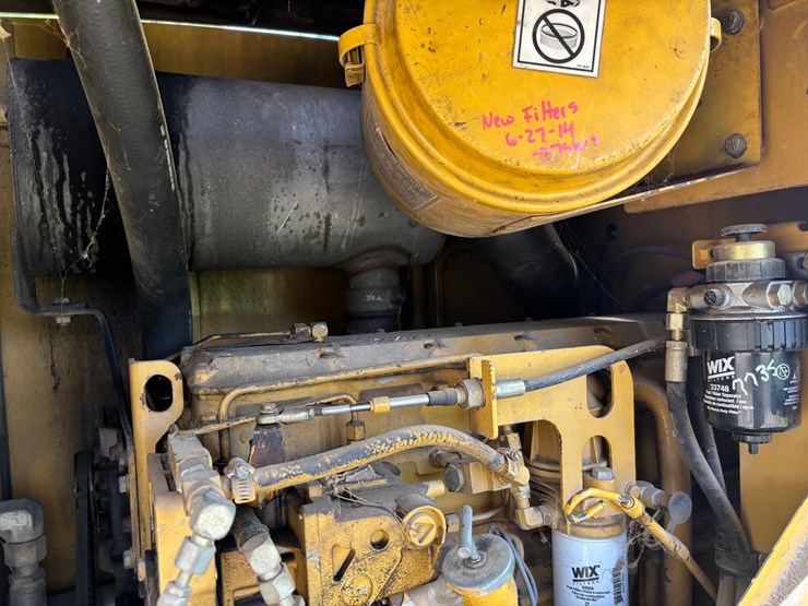 caterpillar-928g-image-32