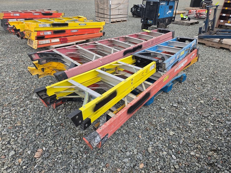 #6307-•-(7)-step-ladders-image-3