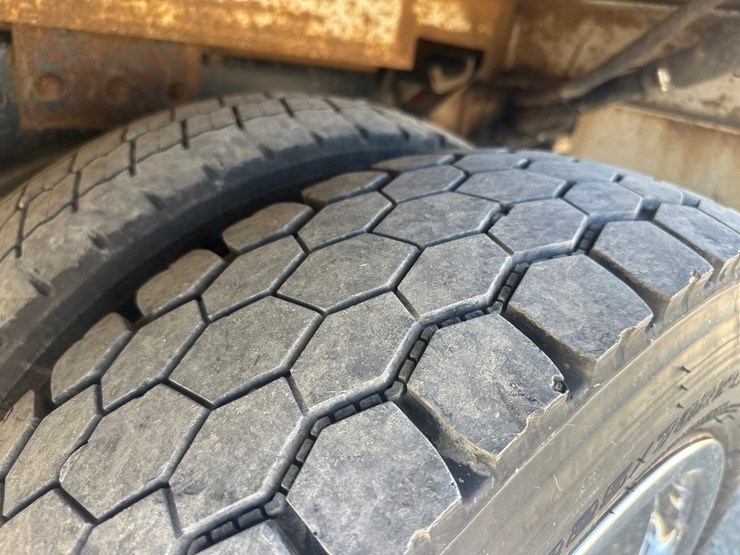 2019-ford-f550-image-54