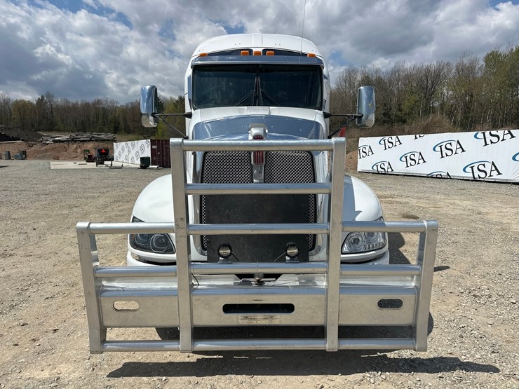2014-kenworth-t660-image-8