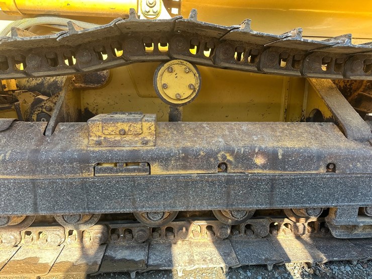 2004-caterpillar-d3g-xl-image-41
