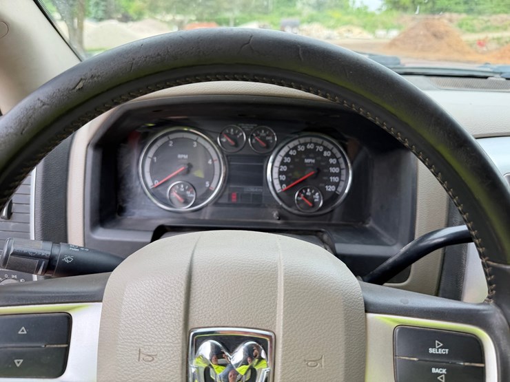 2011-ram-4500-slt-image-44