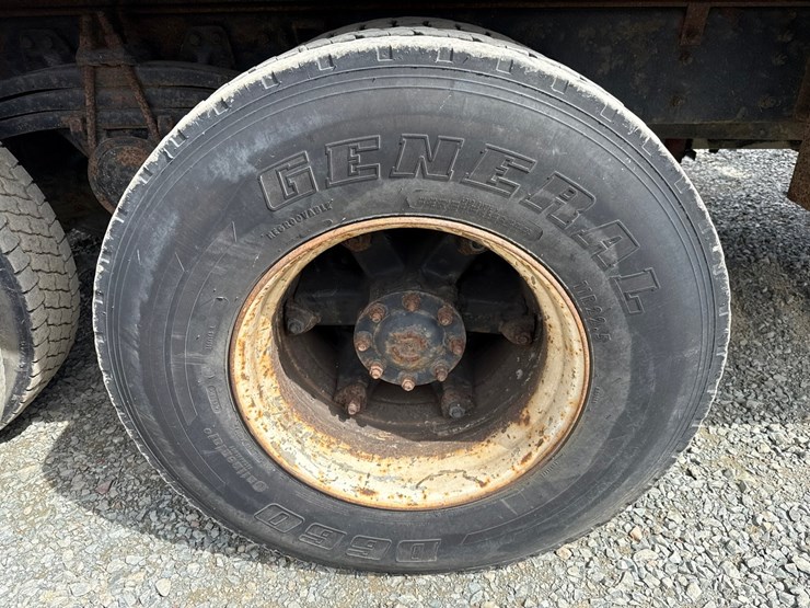 #60835-•-1991-volvo-/-gm-white-tandem-axle-storm-truck-image-84