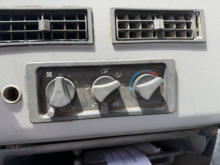 #1361-•-1995-freightliner-fuel-truck-image-53