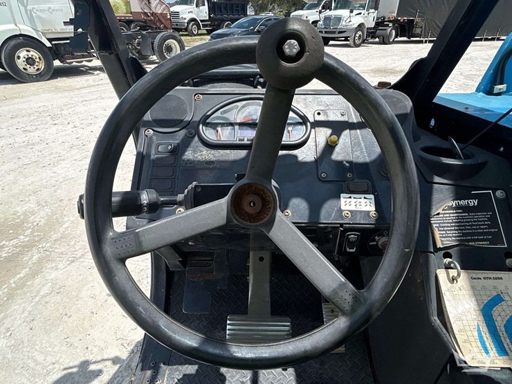 2019-genie-gth1056-image-16