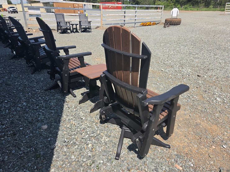 #5996-•-pair-of-outdoor-fanback-gliders-w/-table-image-2