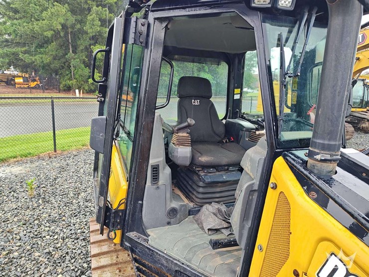 2020-caterpillar-d2-image-24