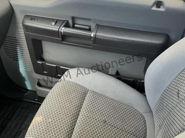 2015-ford-f550-image-23