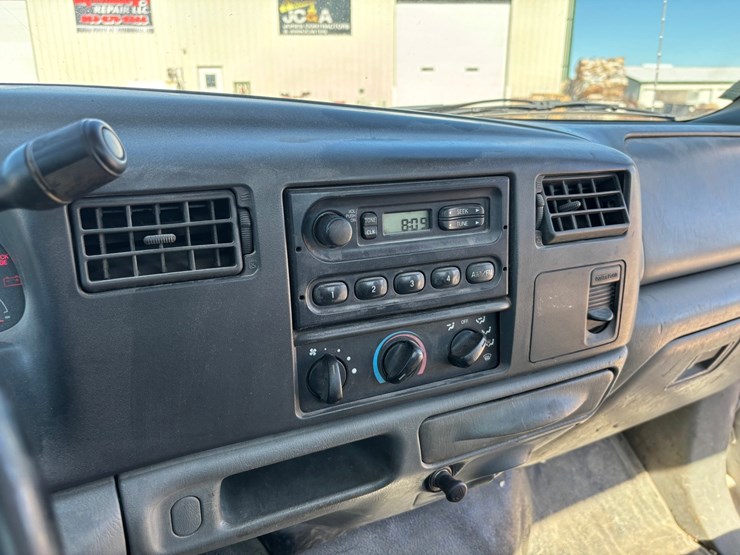 2004-ford-f450-image-45