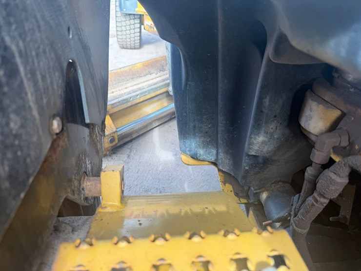 caterpillar-160m-image-122
