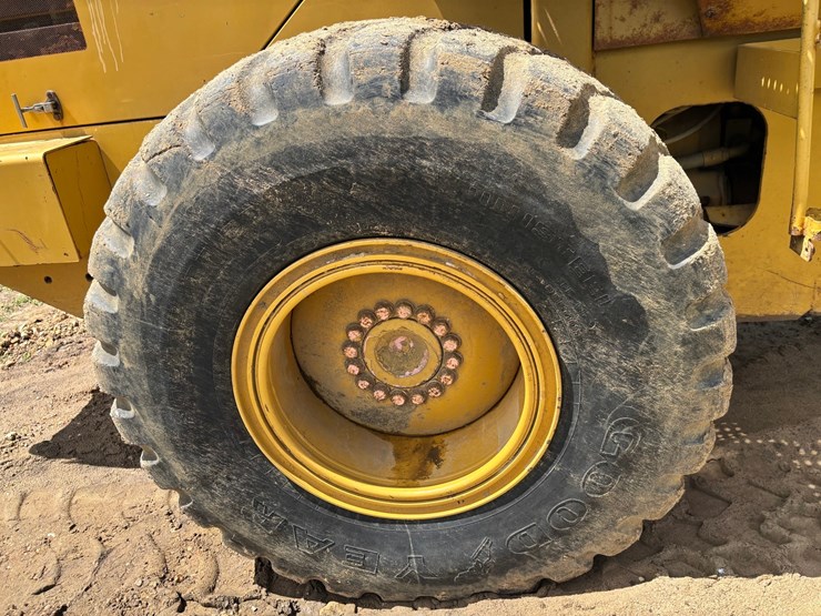 caterpillar-928g-image-105