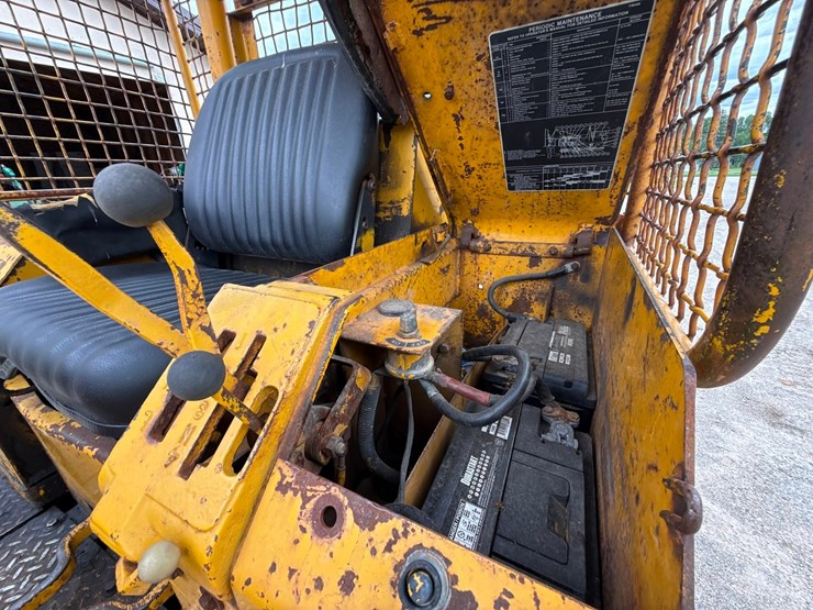 john-deere-450e-image-56