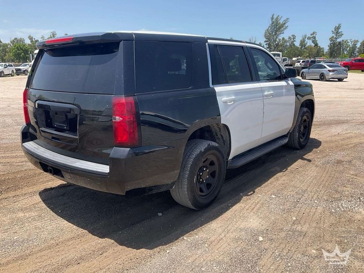 2018-chevrolet-tahoe-image-3