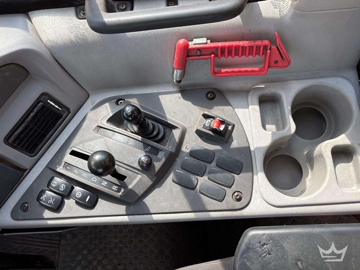 2020-volvo-a25g-image-37