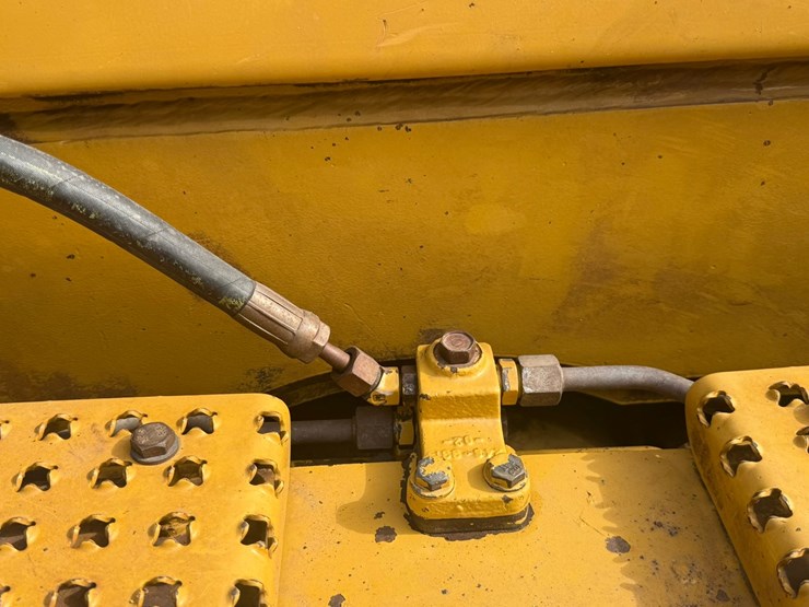 caterpillar-160m-image-128