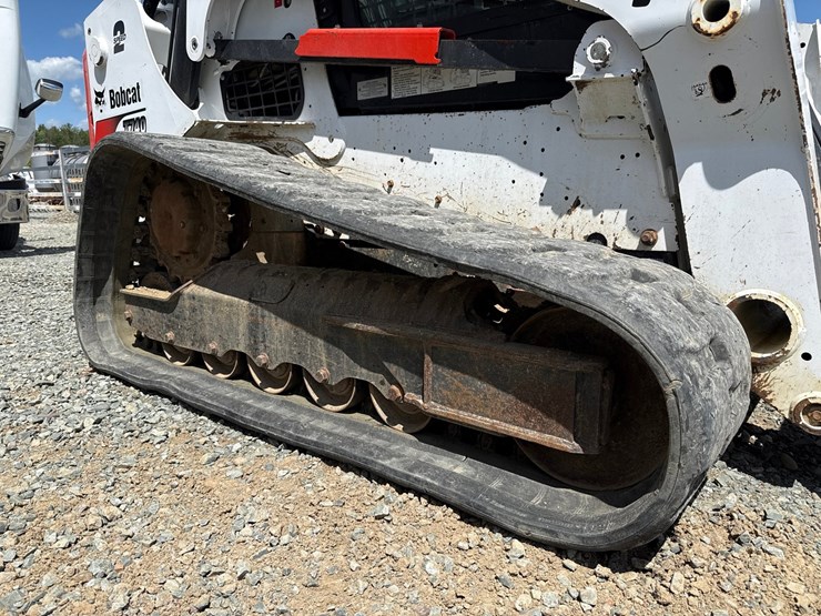 2020-bobcat-t740-image-48