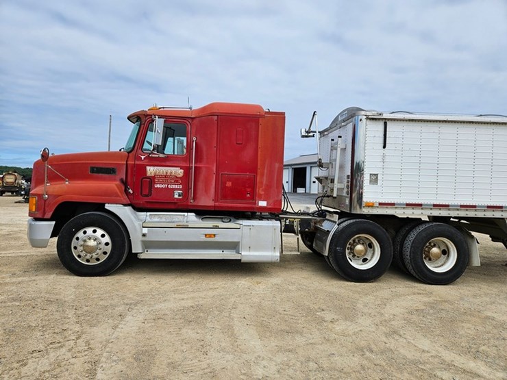 1993-mack-ch613-image-3