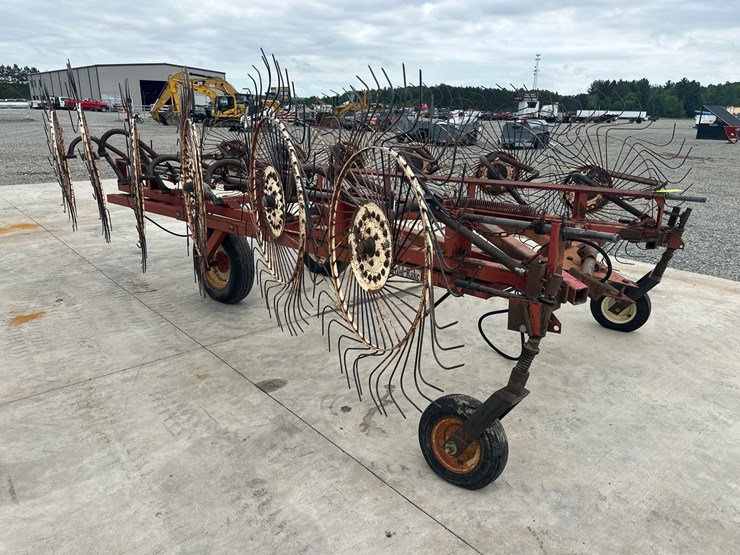 #5037-•-bi-fold-hay-rake-image-5