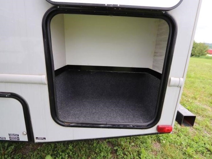 2024-ford-transit-image-46