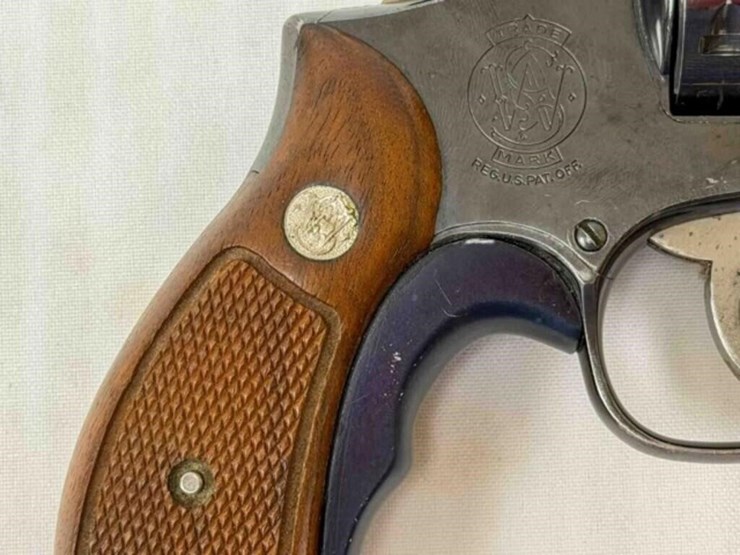 smith-&-wesson-revolver-image-15