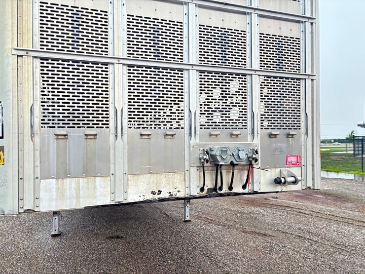 2017-eby-livestock-trailer-image-20