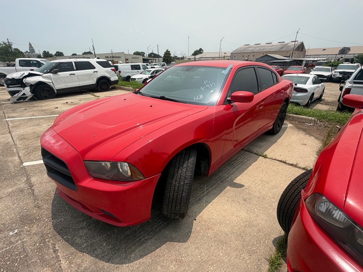 #82-•-2014-dodge-charger-image-1