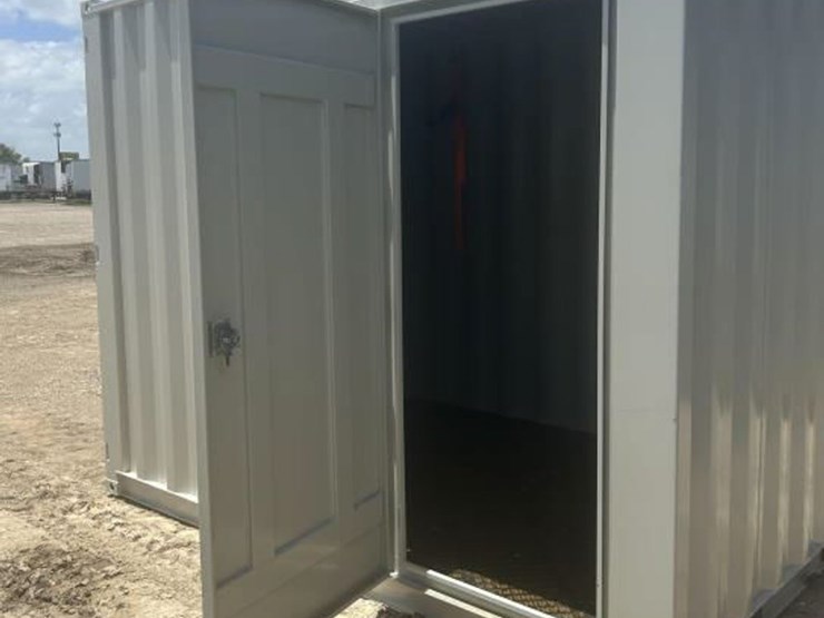 #39-•-10'-conex-shipping-container---one-trip-image-8