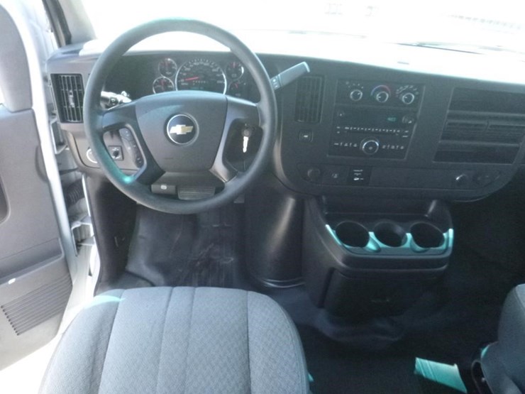2014-chevrolet-express-2500-image-10