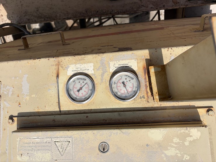 #1757-•-2005-mestco-hp4000-crusher-image-52