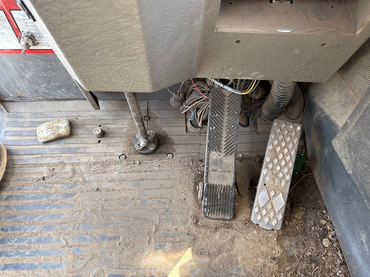 jcb-712-image-51