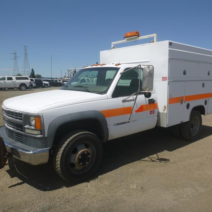 2002 CHEVROLET 3500