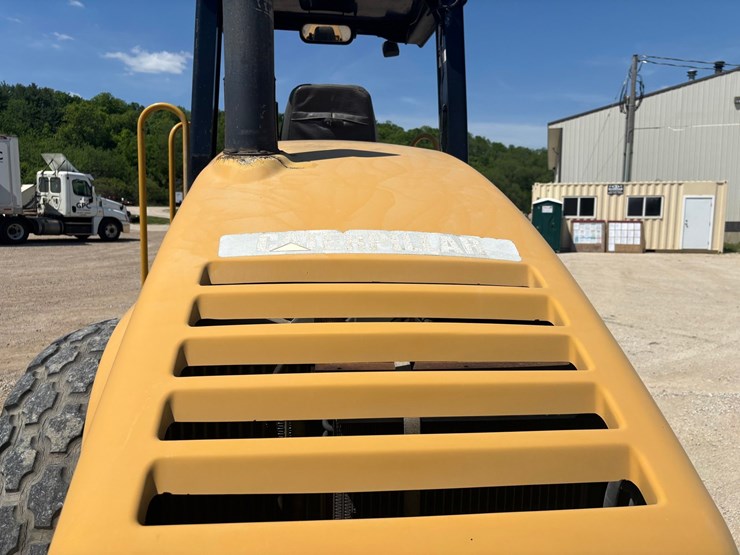 caterpillar-cs-563e-image-13