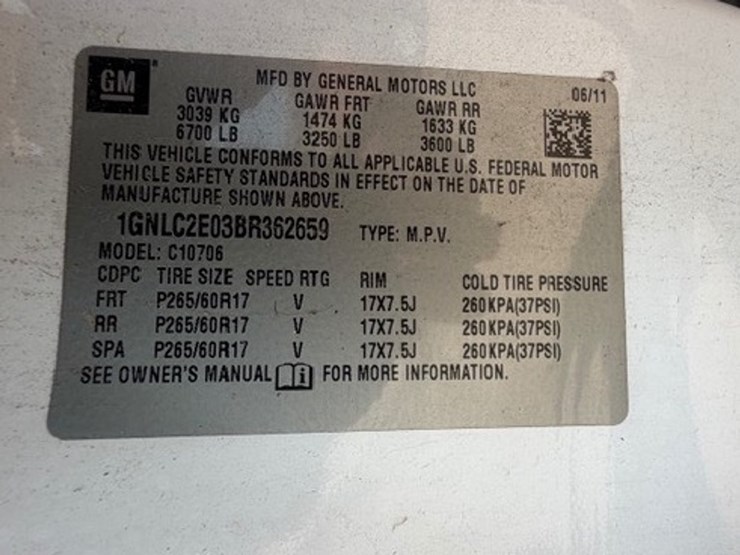 2011-chevrolet-tahoe-image-17